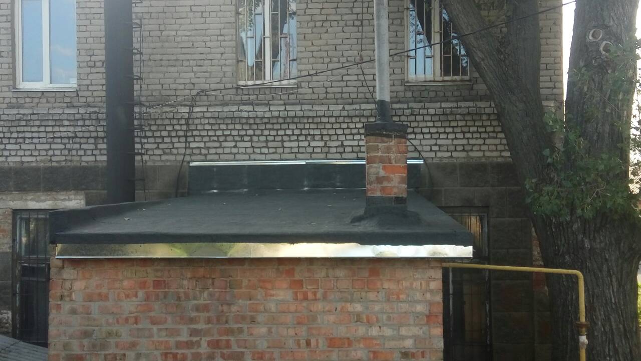 Капітальний ремонт м’якої покрівлі будівлі у м. Синельникове